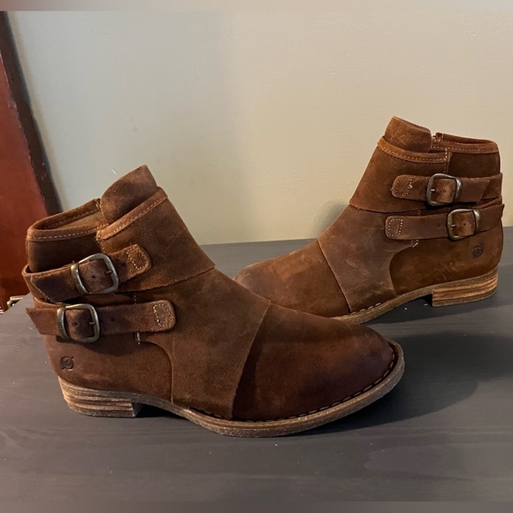 Born Moraga Suede Bootie NWOB - Picture 3 of 11